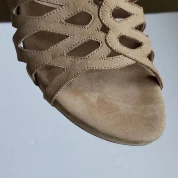 Stuart Weitzman Rollover Nubuck Sandals - Picture 11 of 16